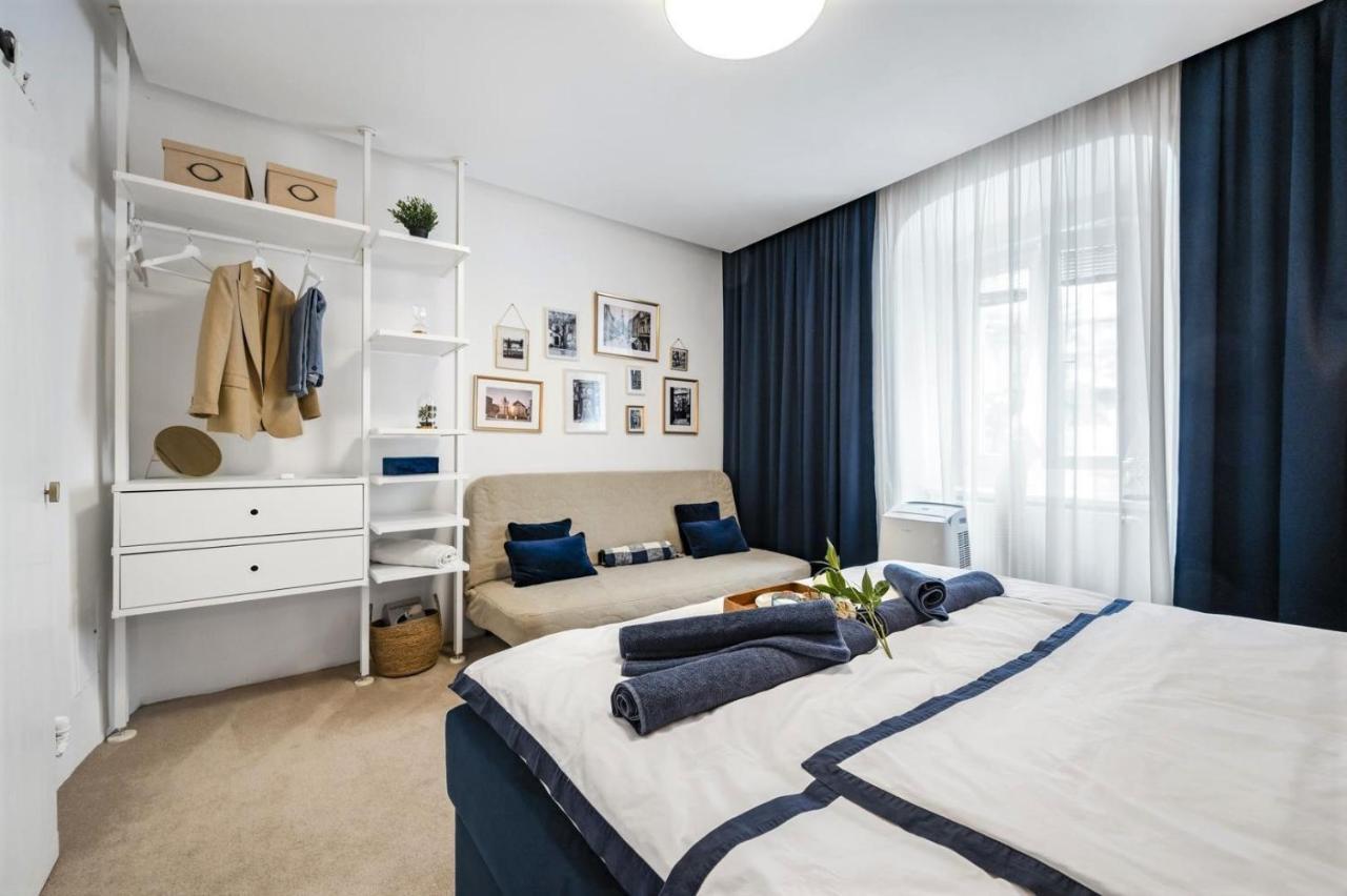 New Design & High Standard Apt From 16Th Century In Old Town-Free Parking Bratislava Bagian luar foto