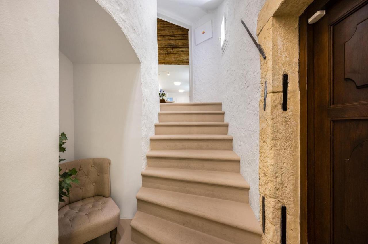New Design & High Standard Apt From 16Th Century In Old Town-Free Parking Bratislava Bagian luar foto