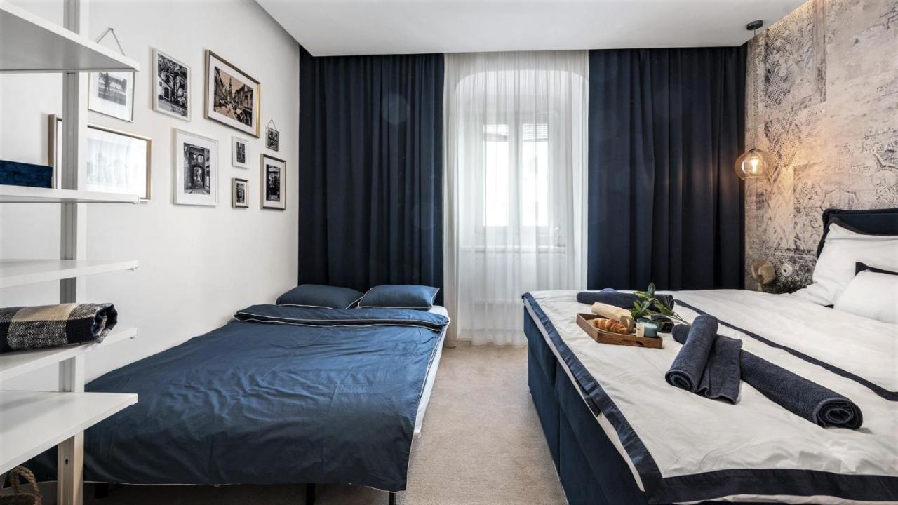 New Design & High Standard Apt From 16Th Century In Old Town-Free Parking Bratislava Bagian luar foto